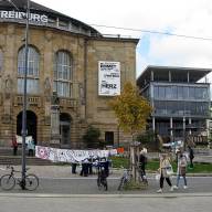 Активистки движения Omas Gegen Rechts ведут борьбу с антисемитами в Австрии и Германии